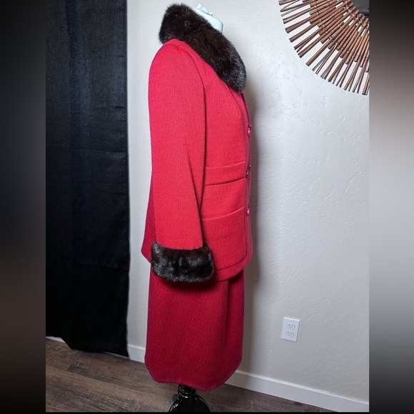 Vintage 1960s Ransohoffs Jack Feit Wool Skirt Suit w/ Fur Trim - Picture 10 of 12